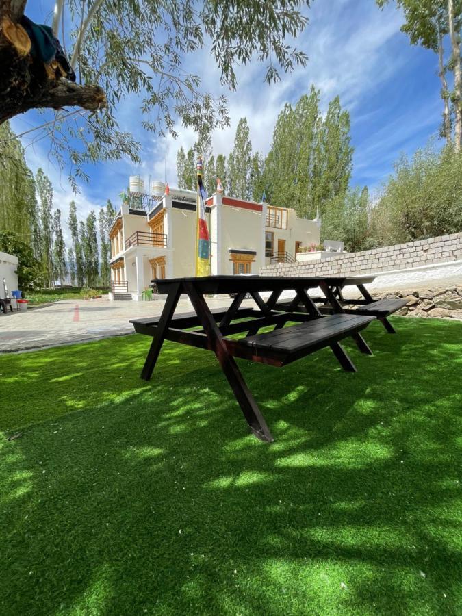 Tongspon Inn Leh Ngoại thất bức ảnh